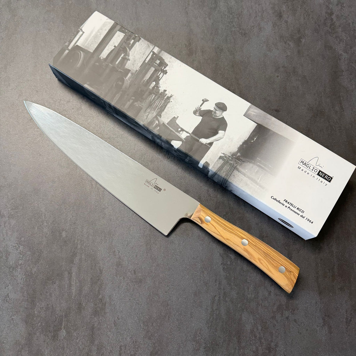 MAGLIONERO - COLTELLO CUOCO LINEA ISIDE - 25 CM ULIVO